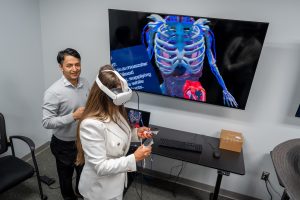 International business owners visited the UMD HoloCamera Studio for demonstrations of UM-IHC technologies.