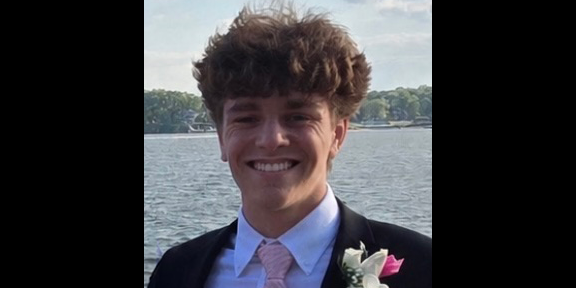 A photo of Declan McKenna